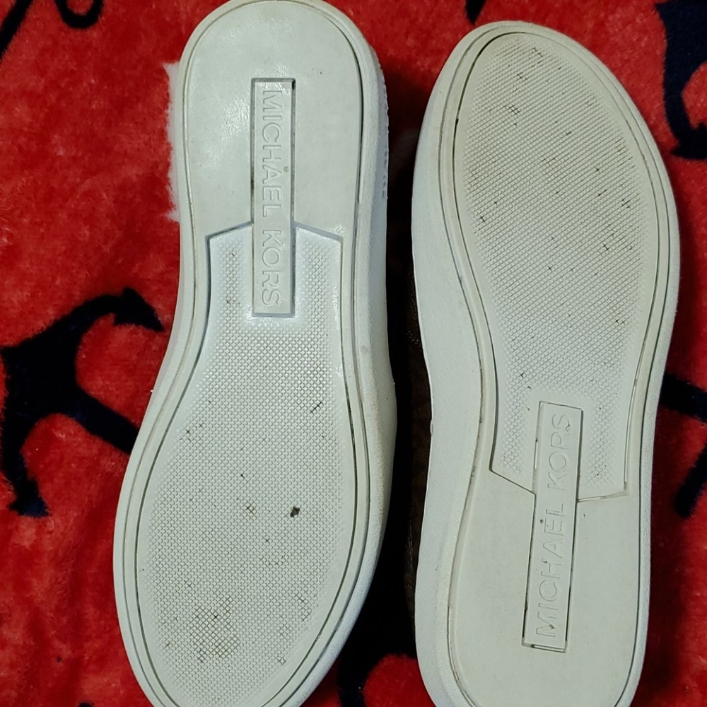 Shoes - Picture 3 of 4